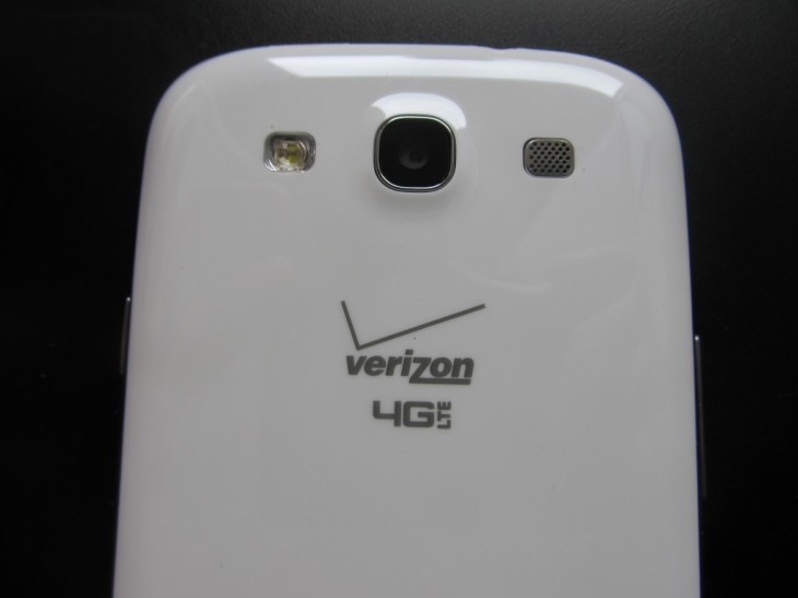 Galaxy S4 de Verizon sur le site Web de Samsung – sans logo sur le bouton d’accueil