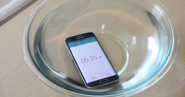 Des tests montrent que le Galaxy S6 Edge est étanche, mais pas Waterproof